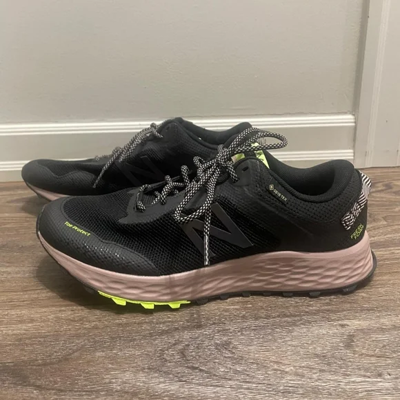 New Balance Gortex Trail - Picture 8 of 9